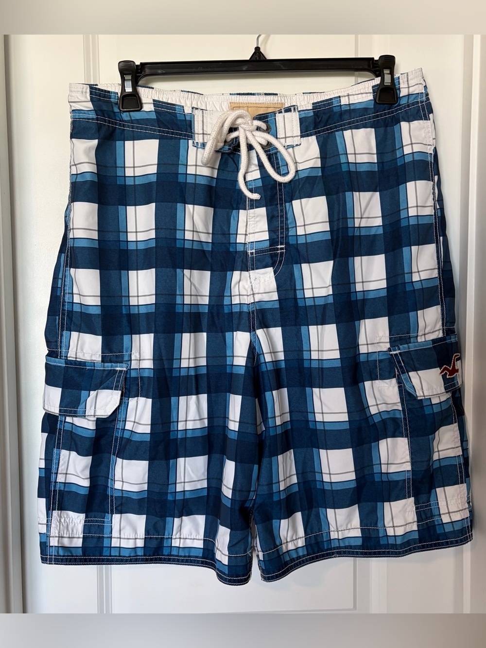 Hollister Men's Blue Plaid Swim Trunks
Size  XL